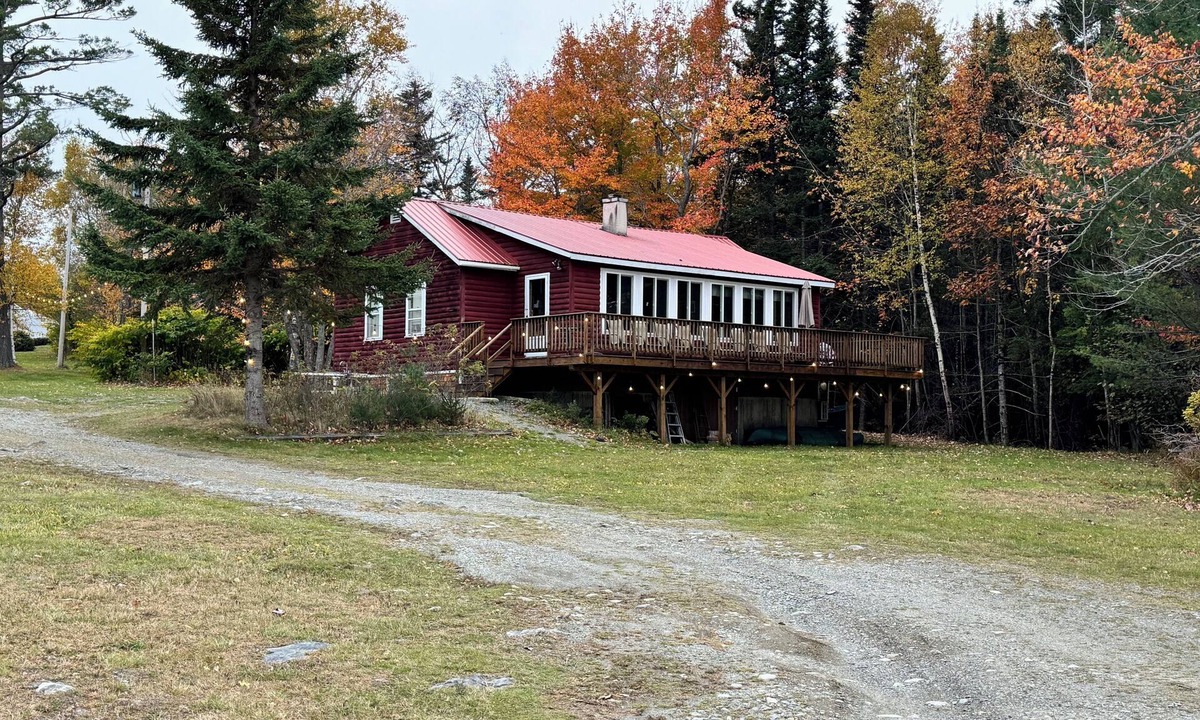 Greenville Cabin | Cozy Lakeside Duplex Cabin on Moosehead, 10-min walk to Downtown Greenville