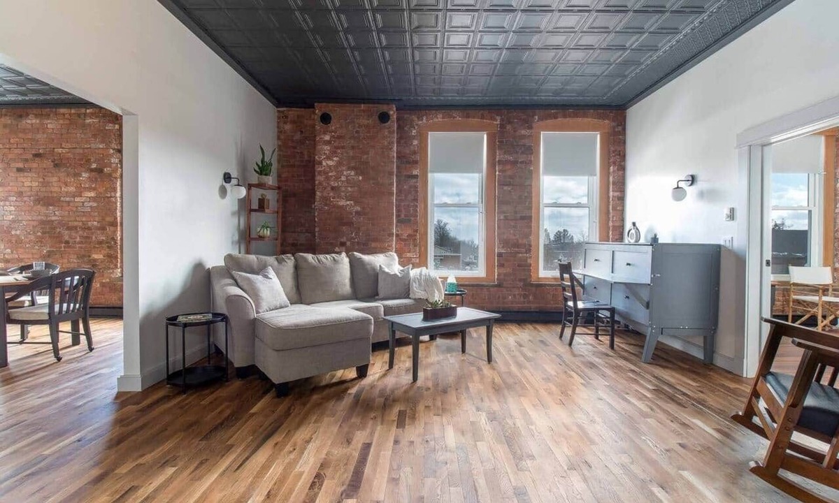 Mayville Apartment | Cozy Loft-Pet Friendly-Spacious