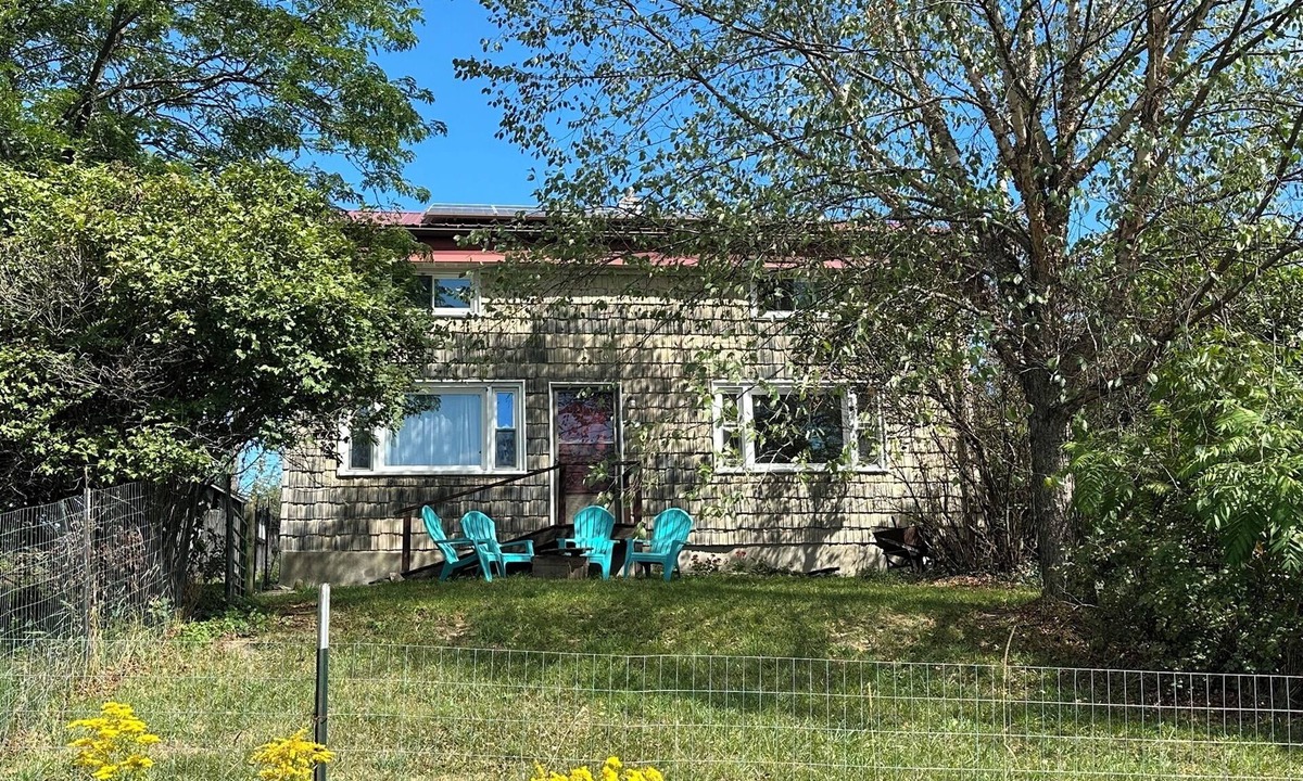 Mainesburg House | Cozy, secluded 2-bedroom farmhouse on 83 acres of pastures & woods