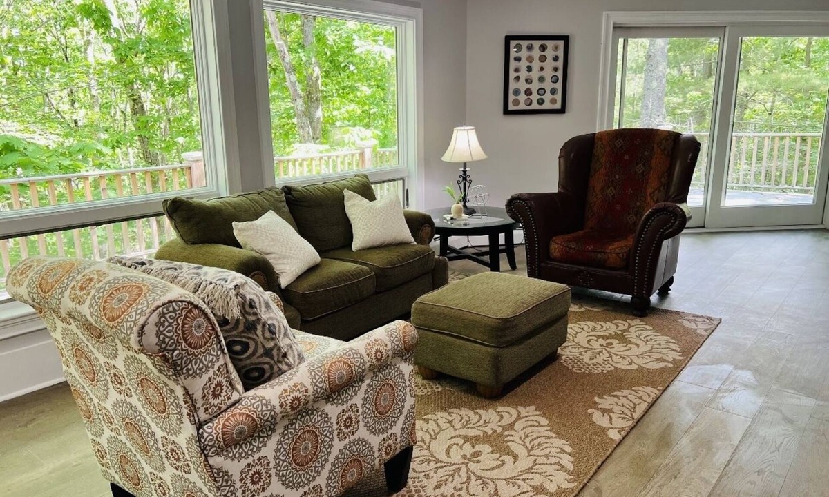 Cumberland Center House | Cozy & Secluded Estate on 7 acres, Boasting Fresh Renovations!