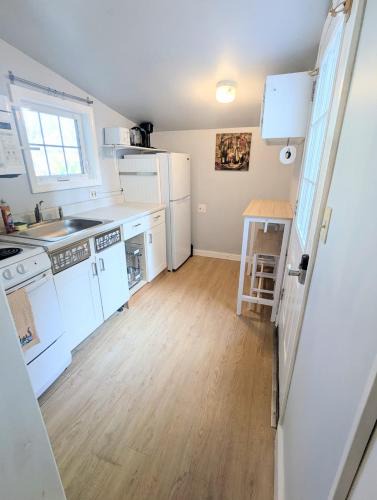 Old Orchard Beach Apartment | cozy studio 10 min walk to Pier and beach Pets OK