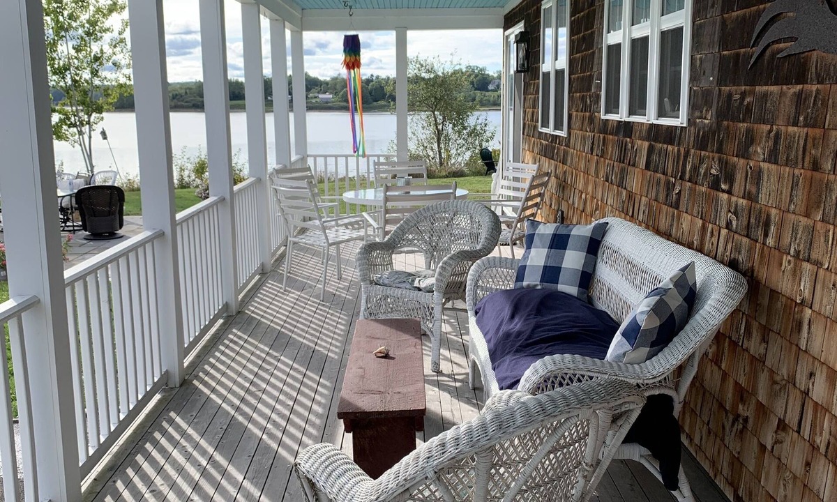 Stockton Springs House | Cozy Waterfront Bay Cottage