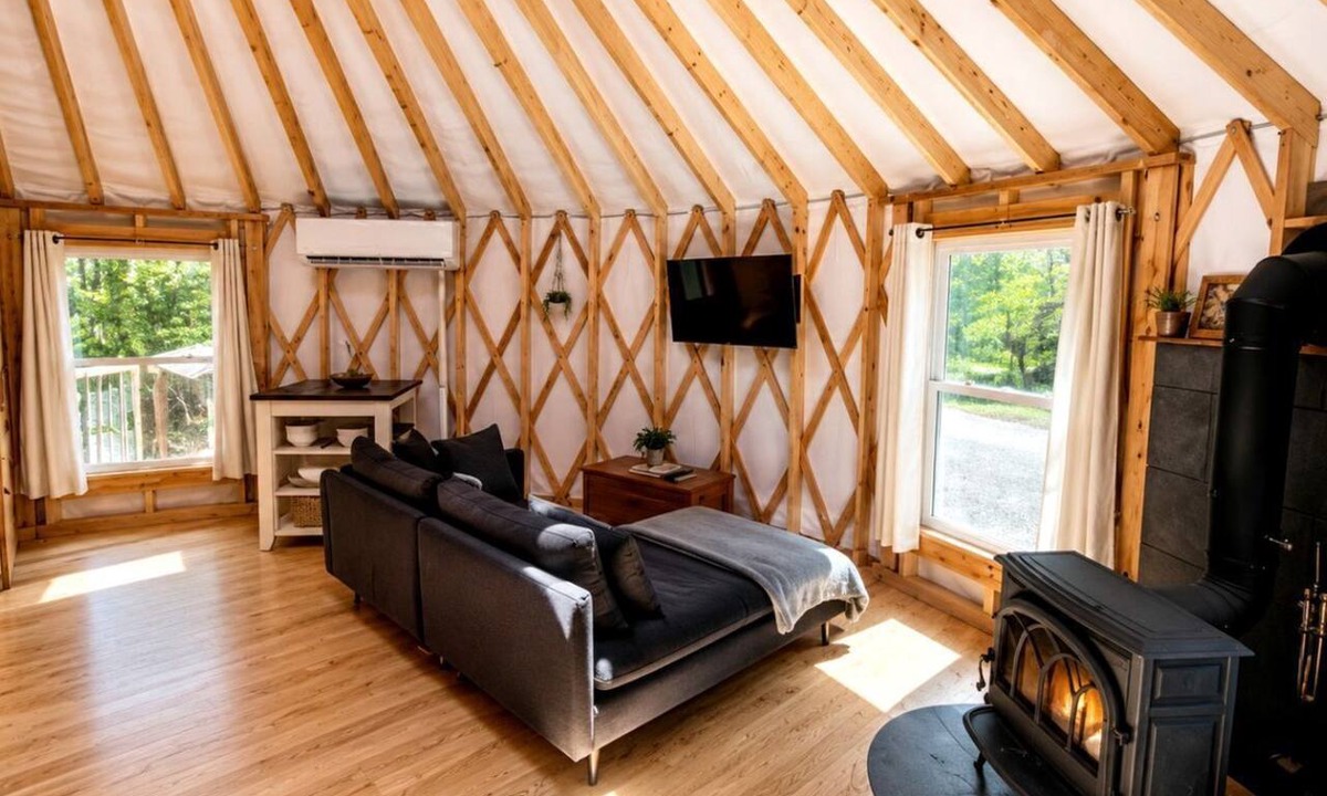 Ellsworth Cabin | Cozy Yurt with Hot Tub and Graham Lake Access Near Acadia, Waltham, Maine