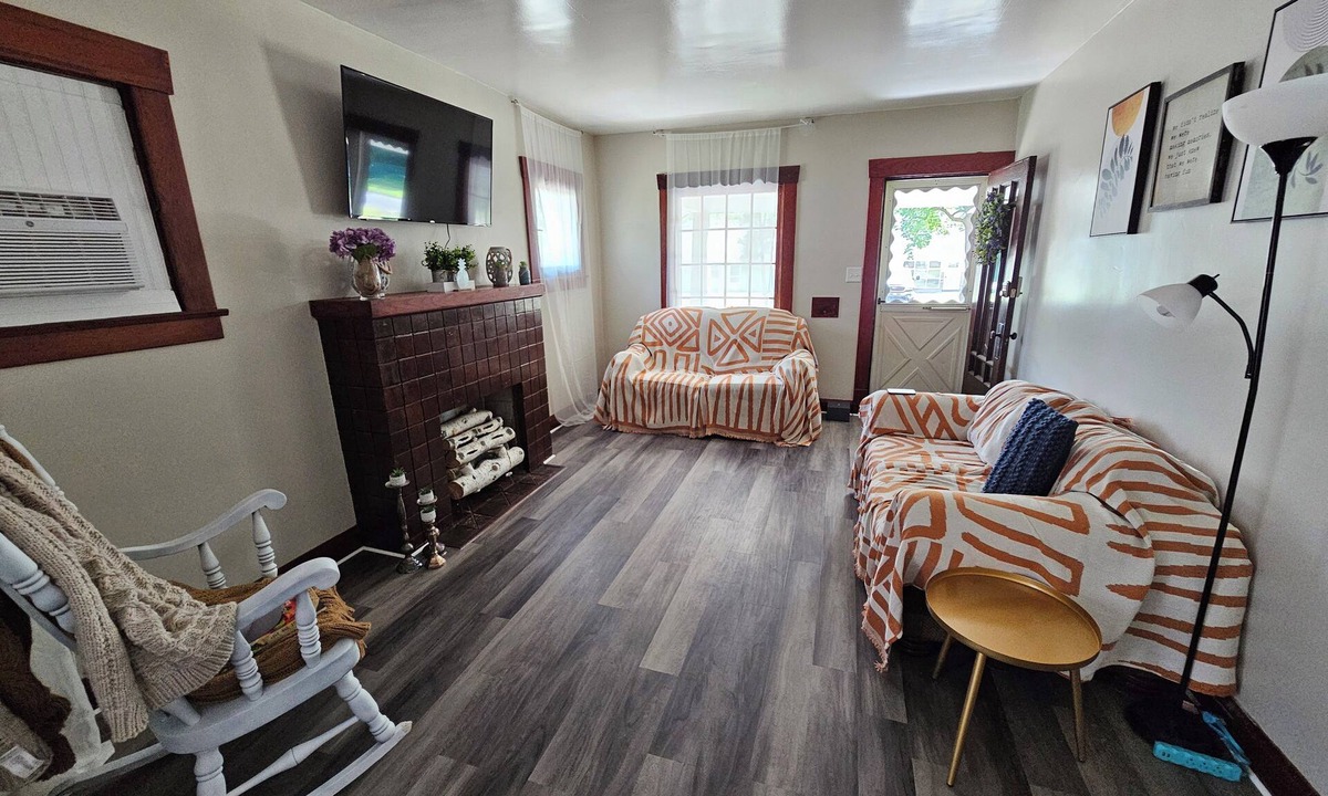 Austintown House | Cute 3 bd Pet Friendly house in Austintown Youngstown