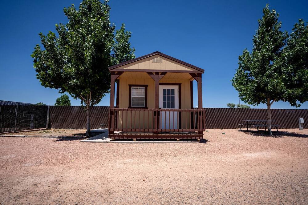 Fredonia Cabin | Cute and Cozy Cabin Perfect for Couples in Fredonia, Arizona