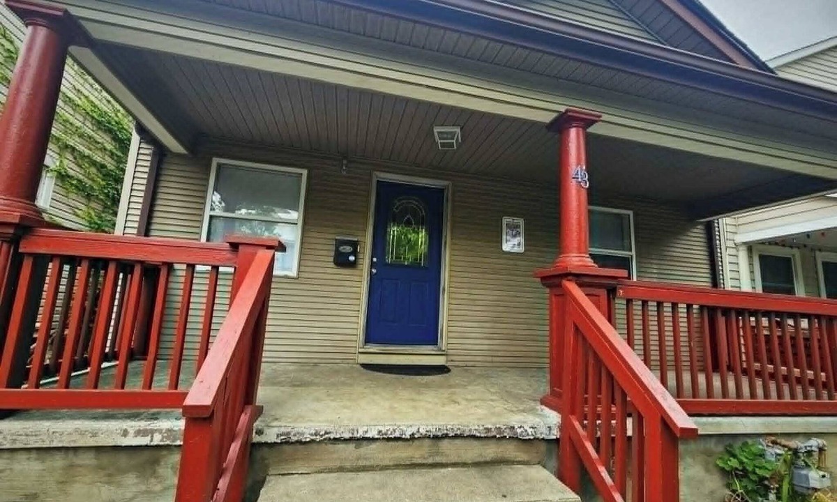 Dayton House | Dayton Dorm Style House 1-43- walk to University of Dayton