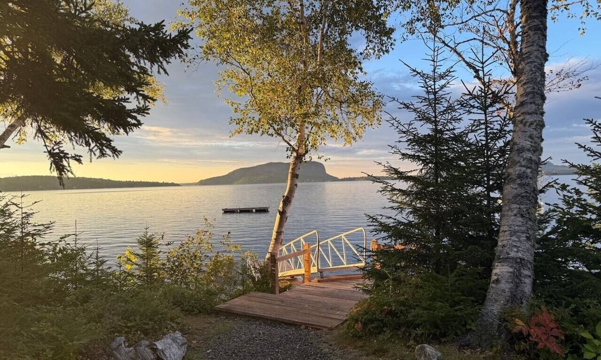 Northeast Somerset House | Deer Lodge-Waterfront lodge & cabins on Moosehead