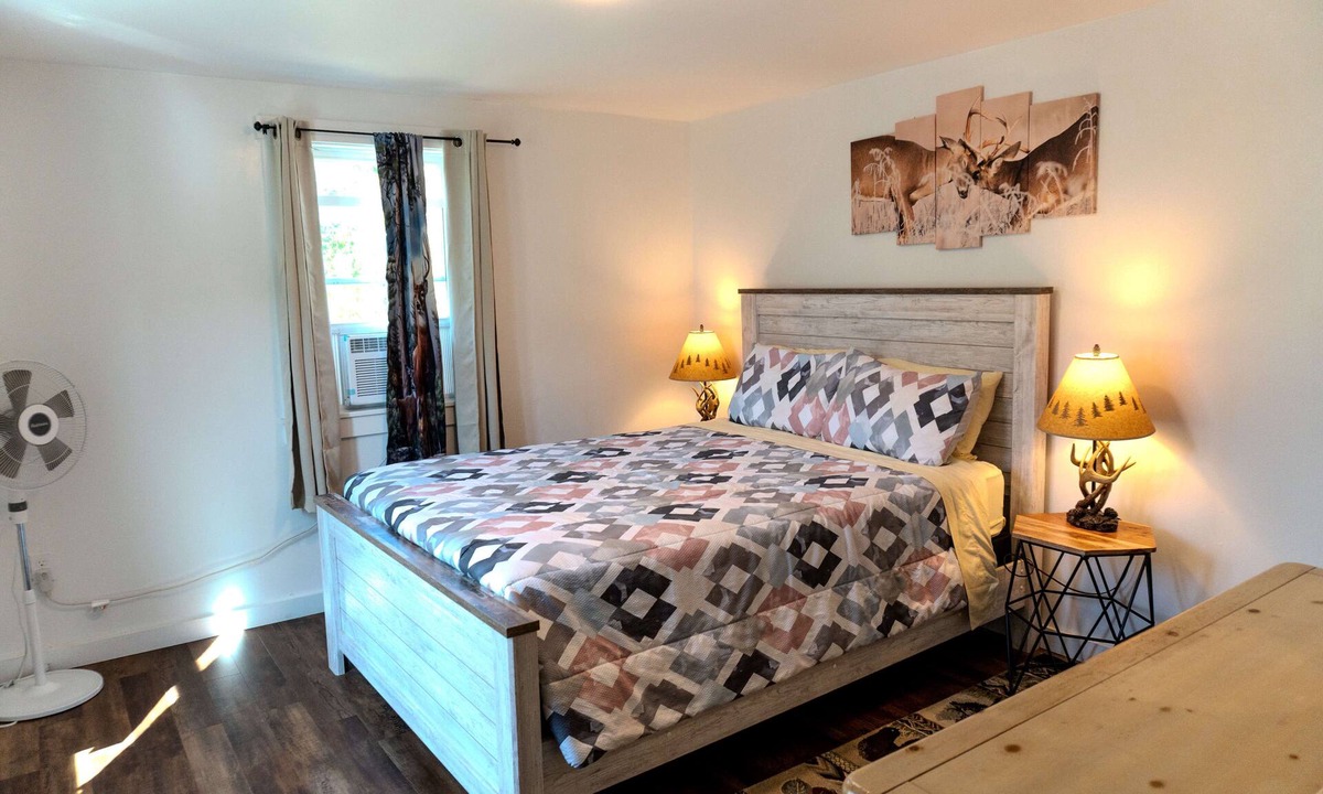 Ellsworth House | Deer Ridge A/C, Firepit, Pool Table, Acadia