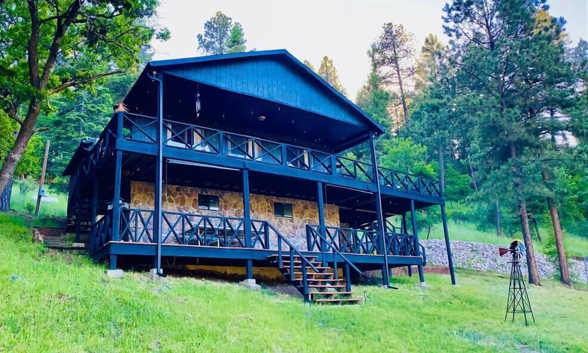 Cloudcroft Cabin | Designer Cabin Estate @vacationloghome