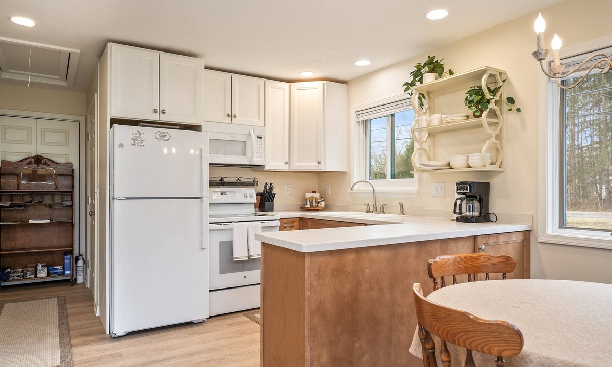 Naples Apartment | Discount!Charming 1BR Suite, Minutes from Skiing, Hiking, Wren's Roost