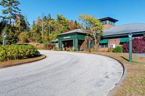 Northport House | Dog-friendly cabin retreat with full kitchen, private deck, firepit & hiking