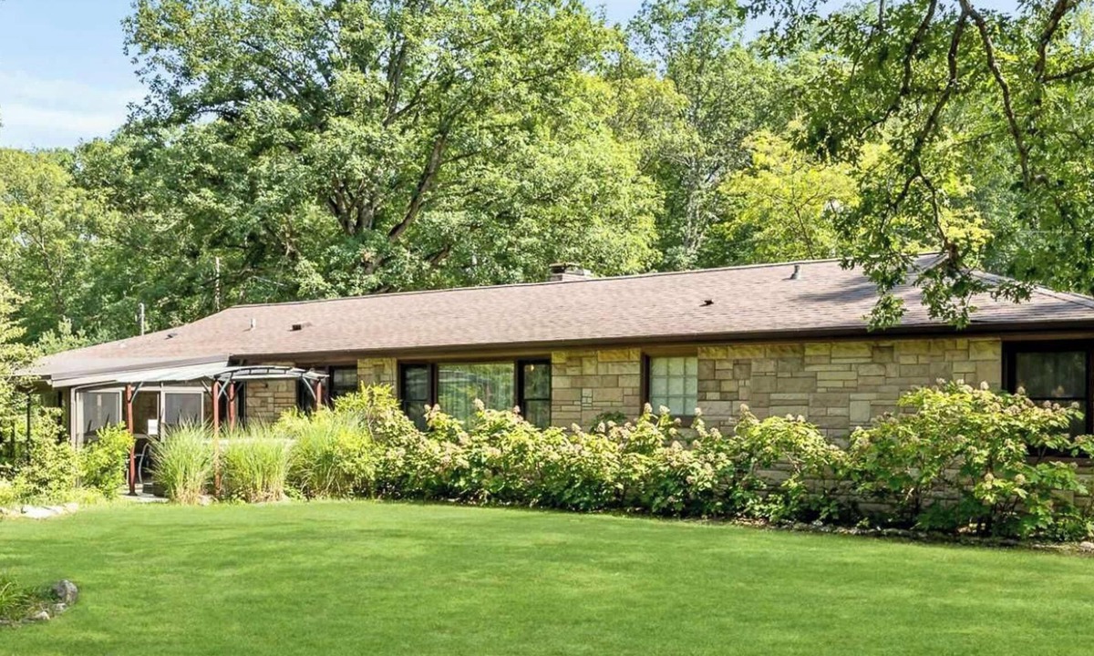 Kendall House | Dog-Friendly Dual Home in the Woods w/Lake Access