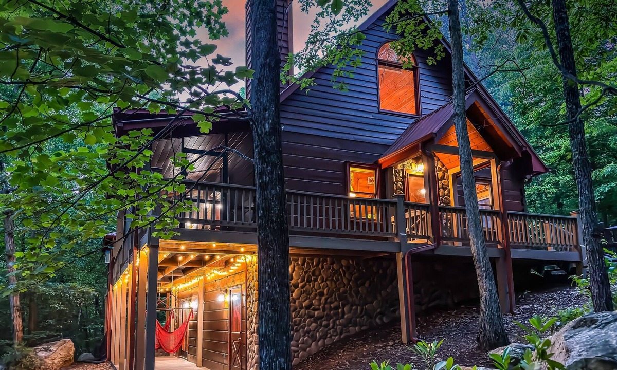 Morganton Cabin | Dog-Friendly Retreat Hot Tub Game Room Near Lake Blue Ridge