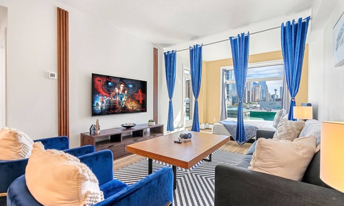 Connaught Apartment | Downtown Calgary Gem W/Tower Views!