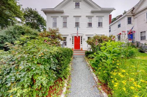 Castine House | Downtown Getaway w/Full Kitchen & Furnished Porch - Walk to the Beach/Harbor