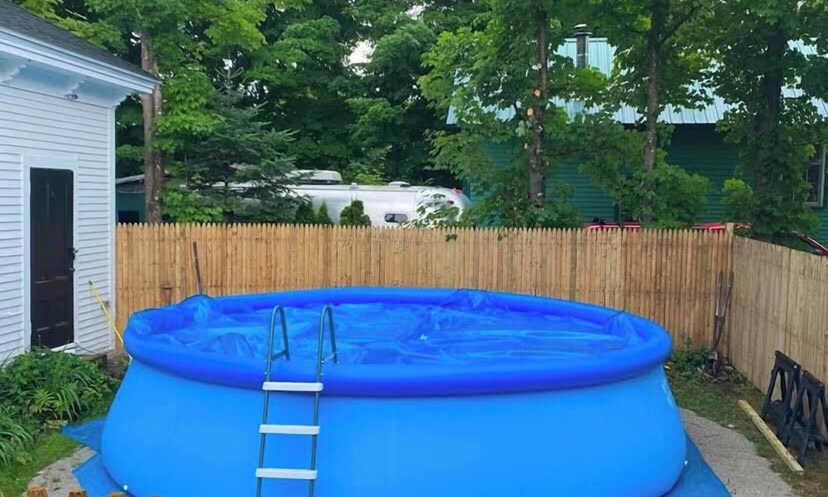 North Conway House | Downtown North Conway Village with private pool and hot tub!