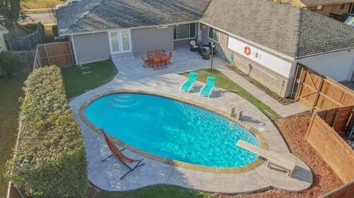 Garland House | Dream Vacation Home with Pool for Large Groups