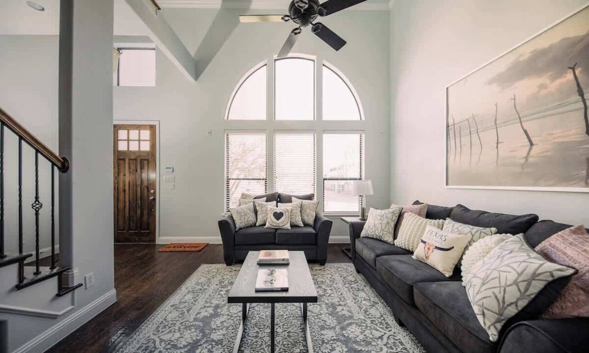 Legacy Park House | Driem House Chic + Legacy Shops Walkable