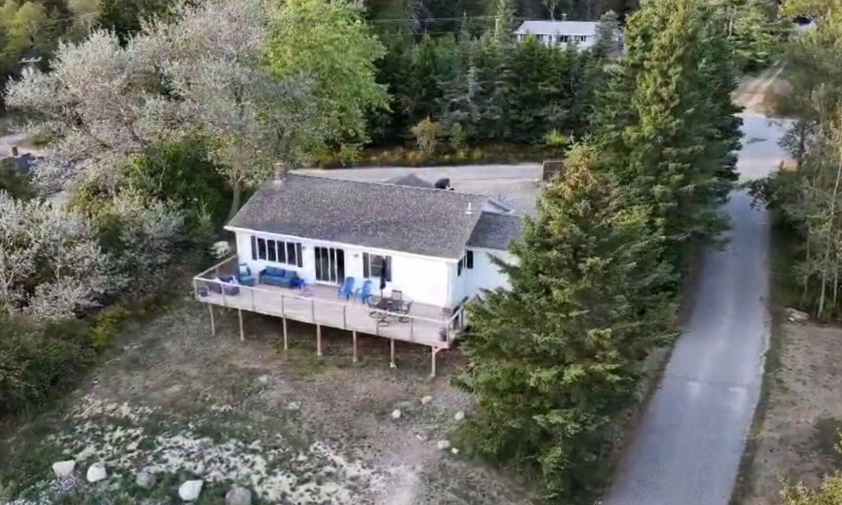 West Tremont House | Duck Cove Cottage overlooking beautiful Blue Hill Bay