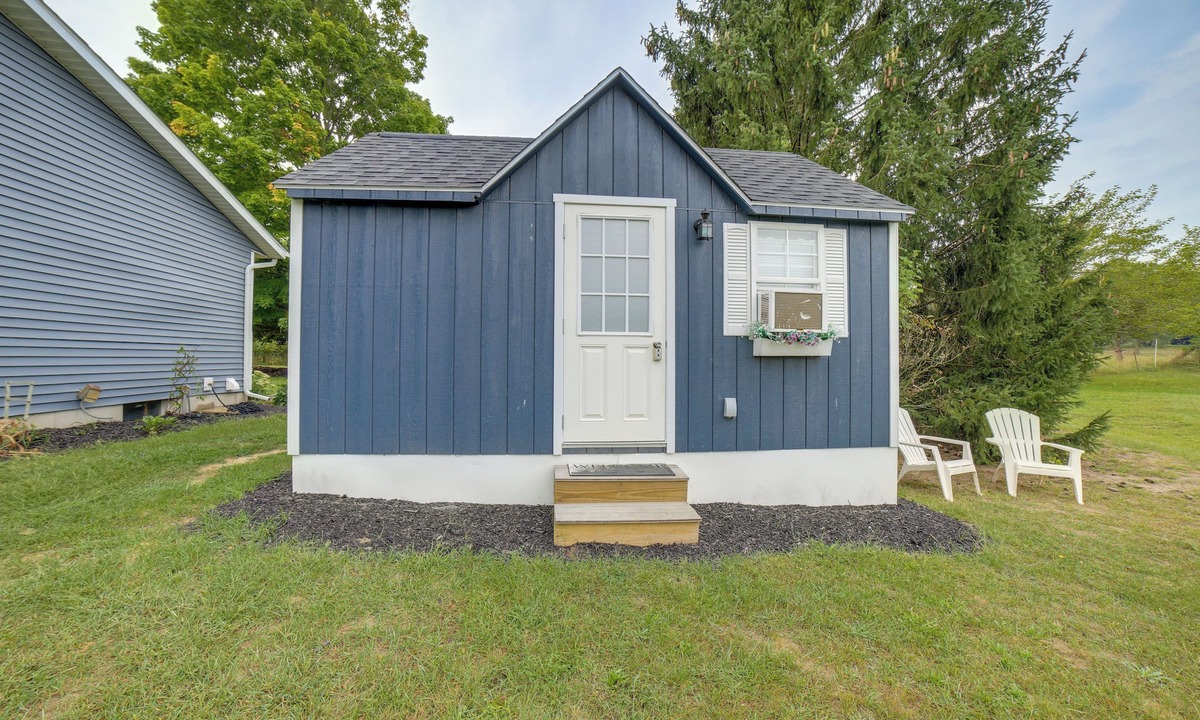 Allegan Apartment | Dumont Lake Studio: Boat, Fish & Unwind!