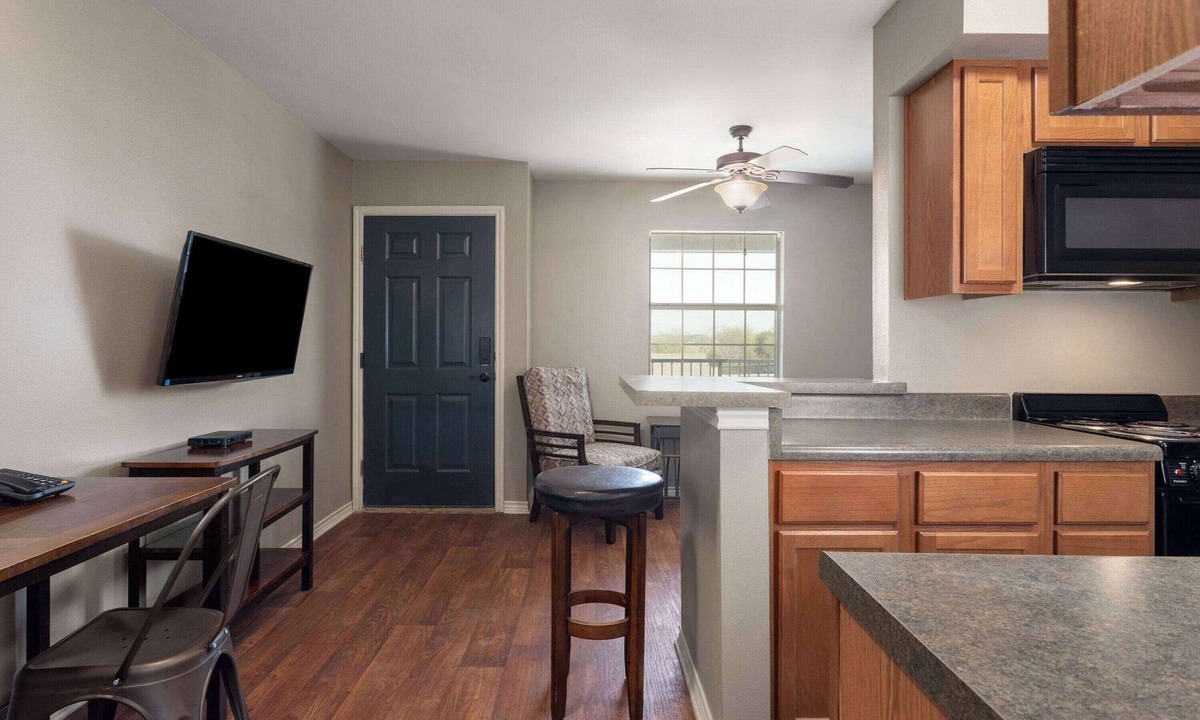 Three Rivers Hotel | Eagle's Den Three Rivers Texas a Travelodge by Wyndham