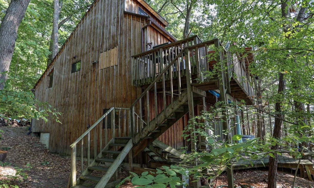 Burdett Cabin | East Seneca Lake Cottage Nestled Amongst the Trees, Near Watkins Glen