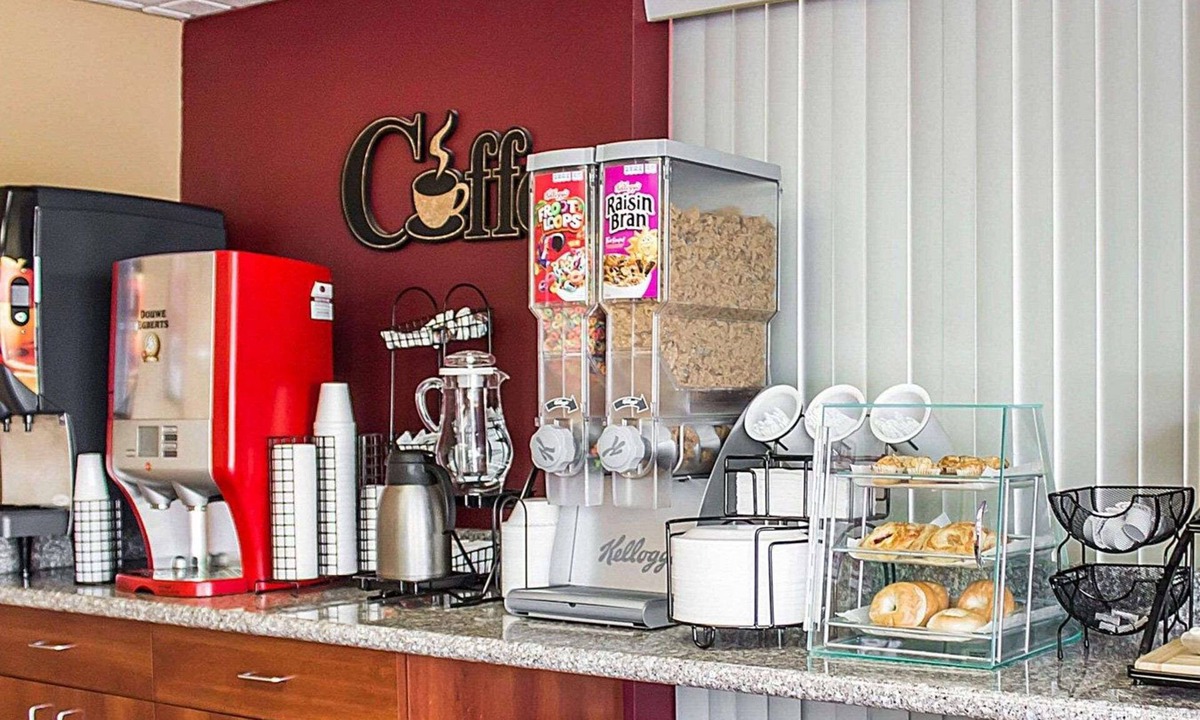Hilltop Hotel | Econo Lodge Columbus West
