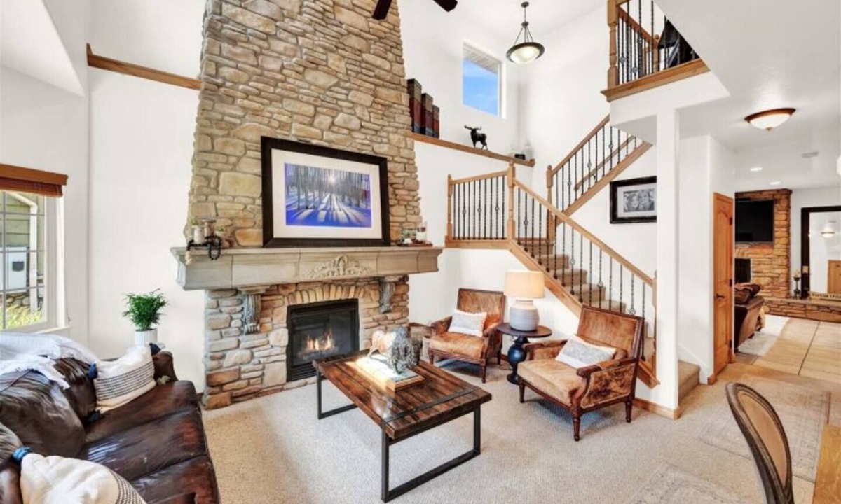 Wolf Creek House | Eden Basecamp | w/Pool, Hot Tub, + Sauna