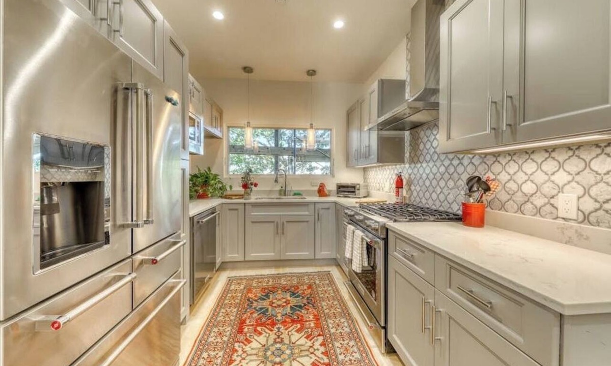East Bayside Condo | Elegant condo - walk to Portland's best restaurants & Old Port