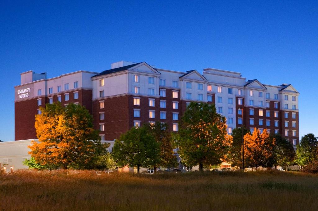 Dublin Hotel | Embassy Suites by Hilton Columbus Dublin