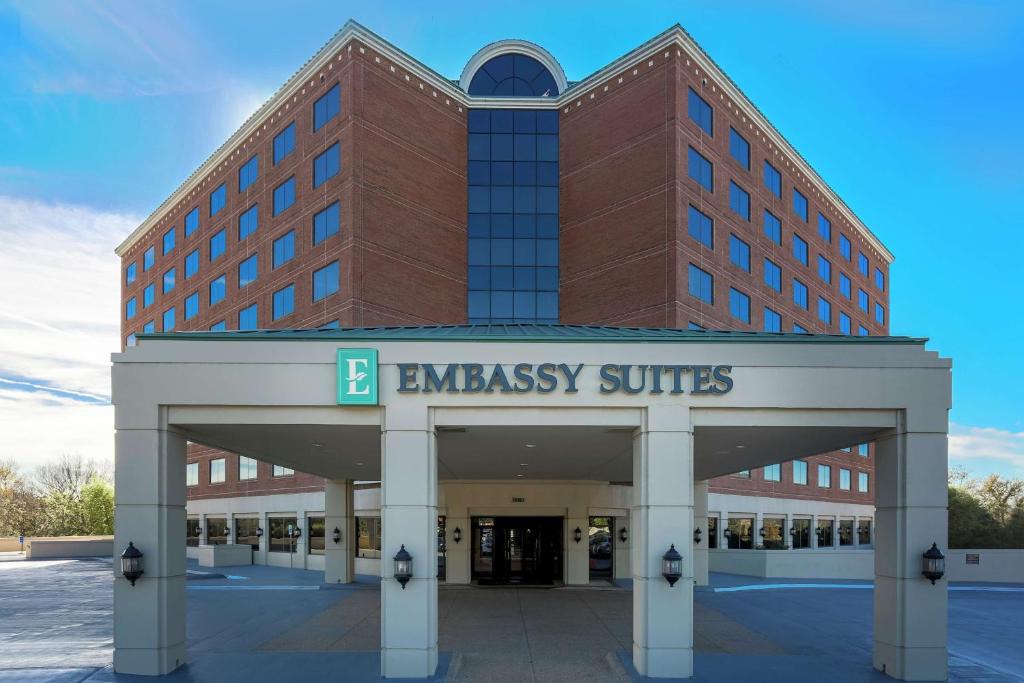 Bluffview Hotel | Embassy Suites by Hilton Dallas-Love Field