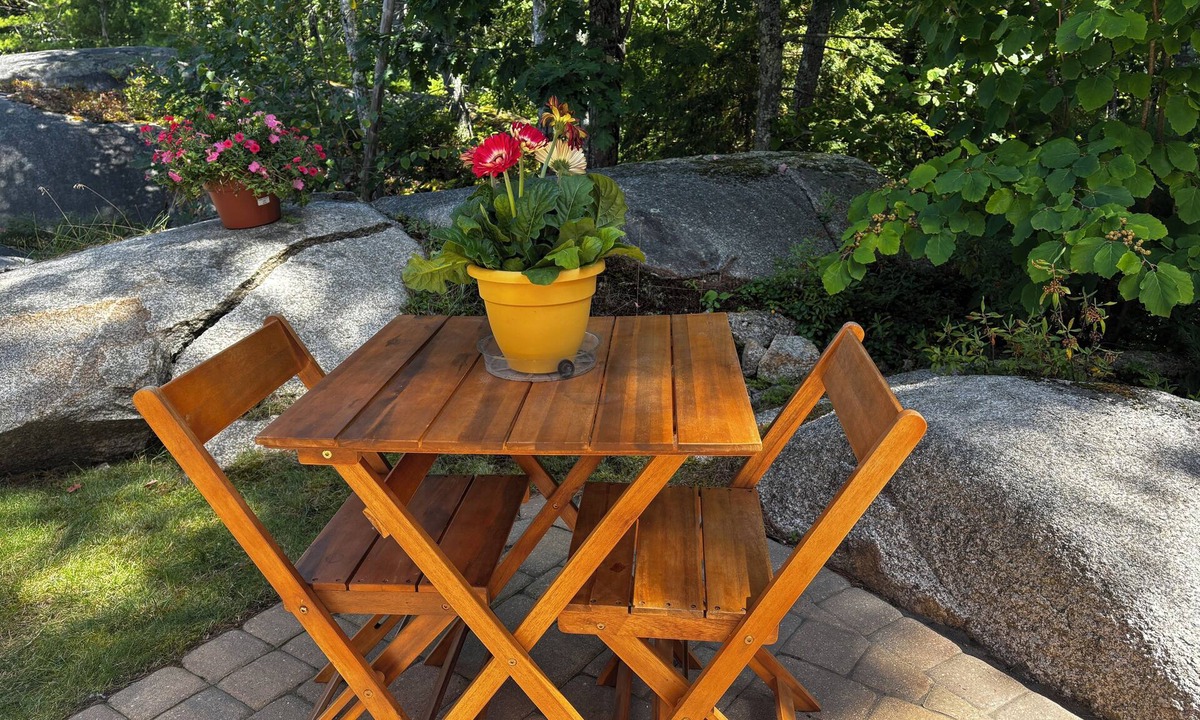 Arundel Cottage | Escape to a dream cottage morning walks, heated pools, the best of So Maine