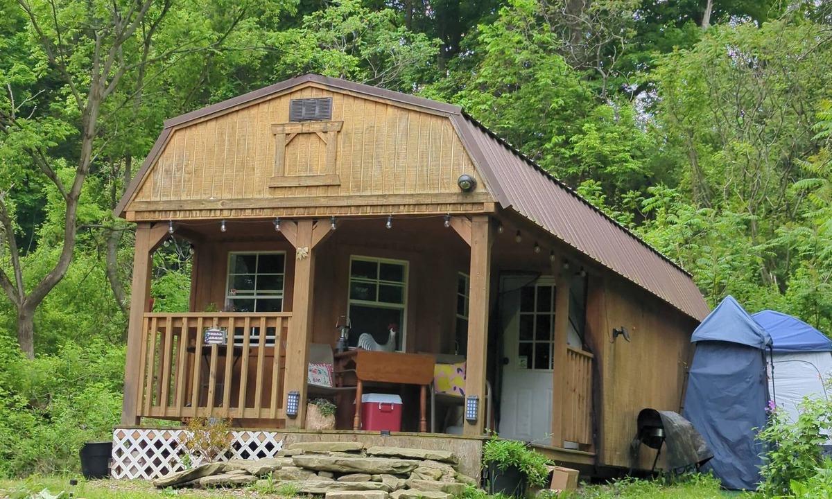 Town of Burns Apartment | Escape to Serenity: Off-Grid Cabin on Spring-Fed Pond, Your Private Sanctuary.