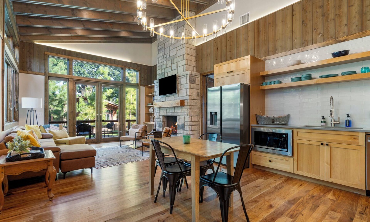 Afton Cabin | Evergreen Cove Cabin - 3 bedroom, hot tub, Mnky Islnd, golf shangri-La