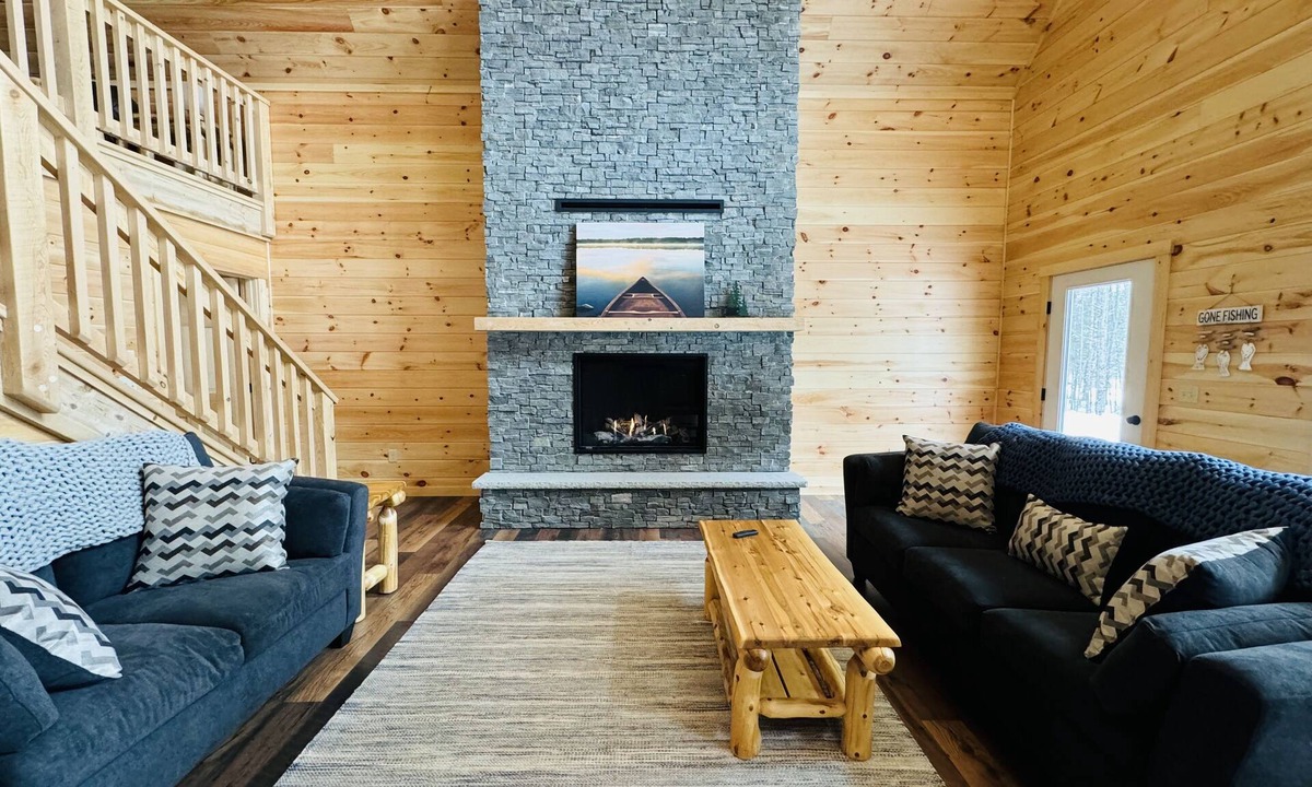Beaver Cove Cabin | Evergreen Escape - Winter and Summer fun on Moosehead Lake!