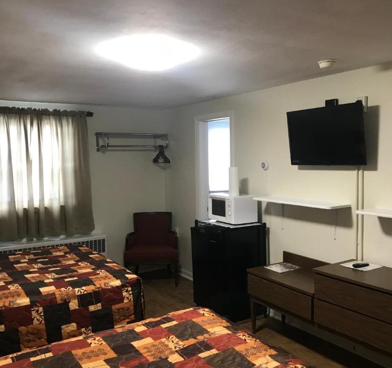 Town of Scriba Hotel | Evergreen Motel