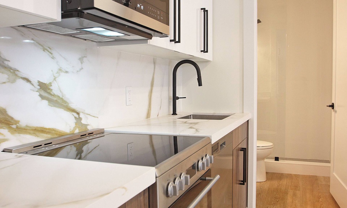 Beasley Apartment | Executive 1 Bedroom Plus Office in Walkable Central Location