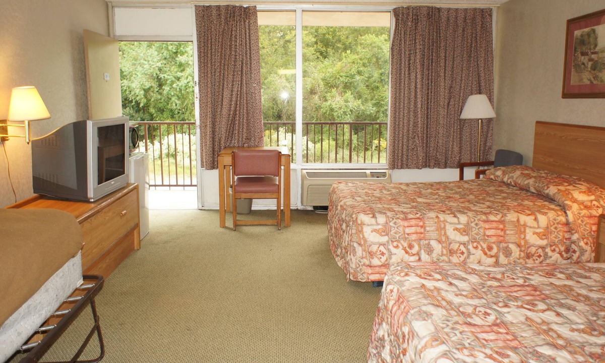 Orange Hotel | Executive Inn & Suites