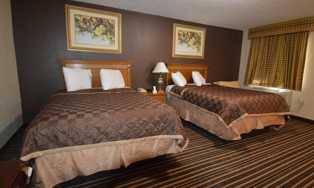 Ira Hotel | Executive Inn