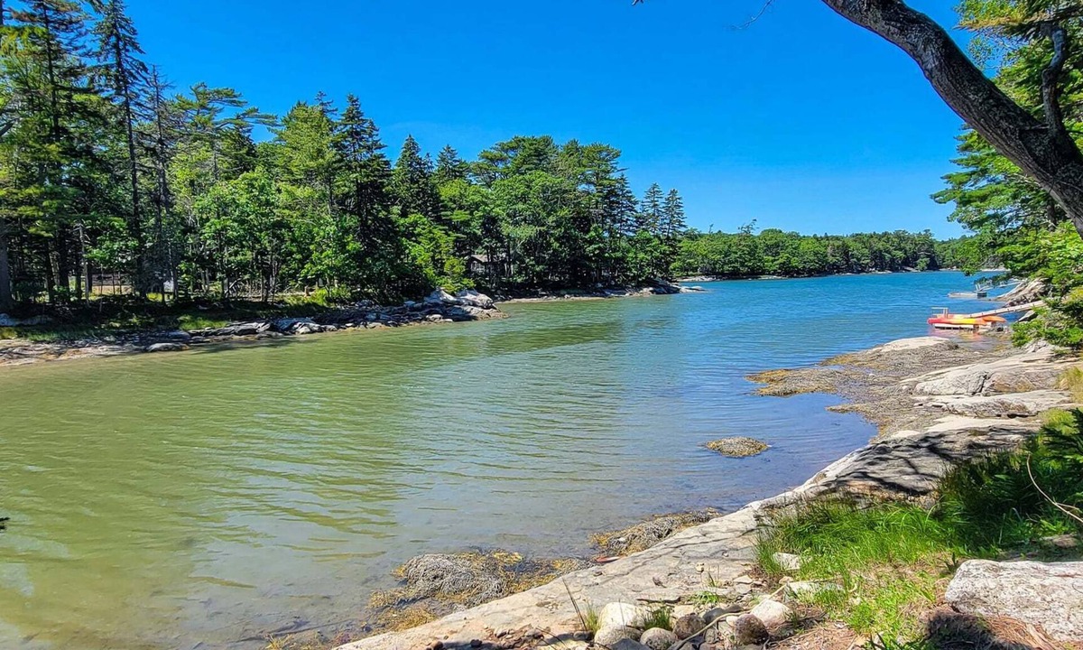 East Boothbay Cabin | Experience oceanfront tranquility at Phoebe's Nest, a cozy 3-bedroom cabin in East Boothbay.