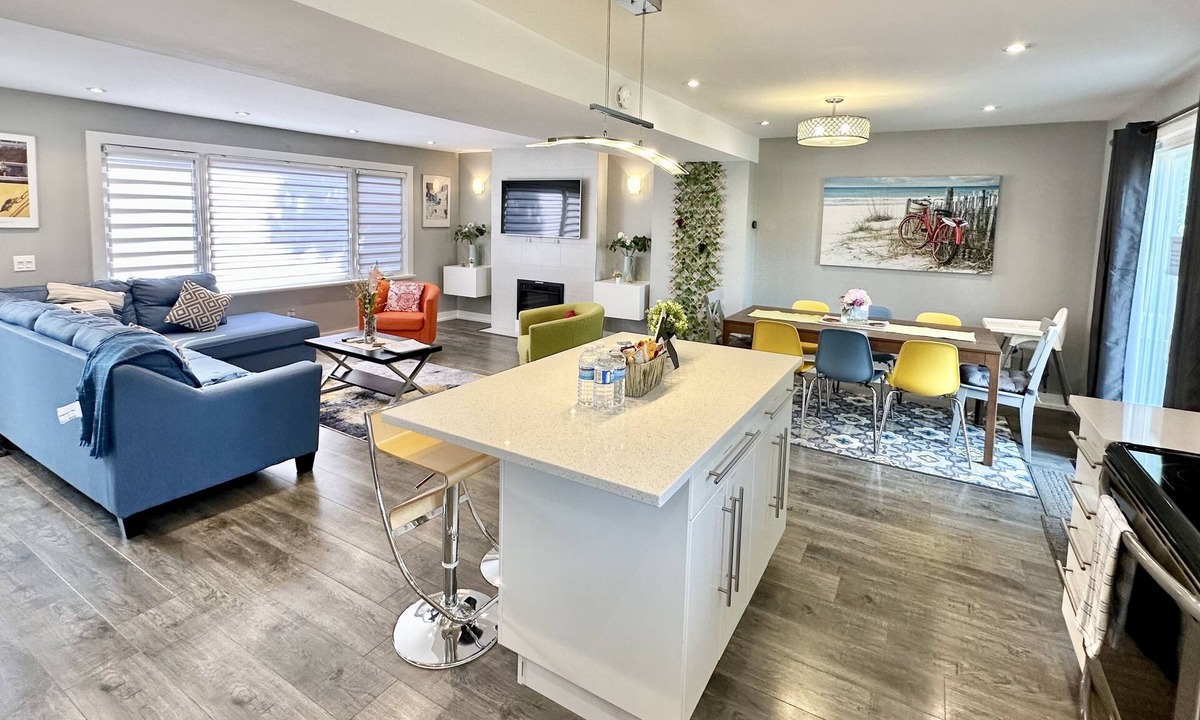 Port Weller West House | Explore Niagara-on-the Lake & Falls Retreats with Us!