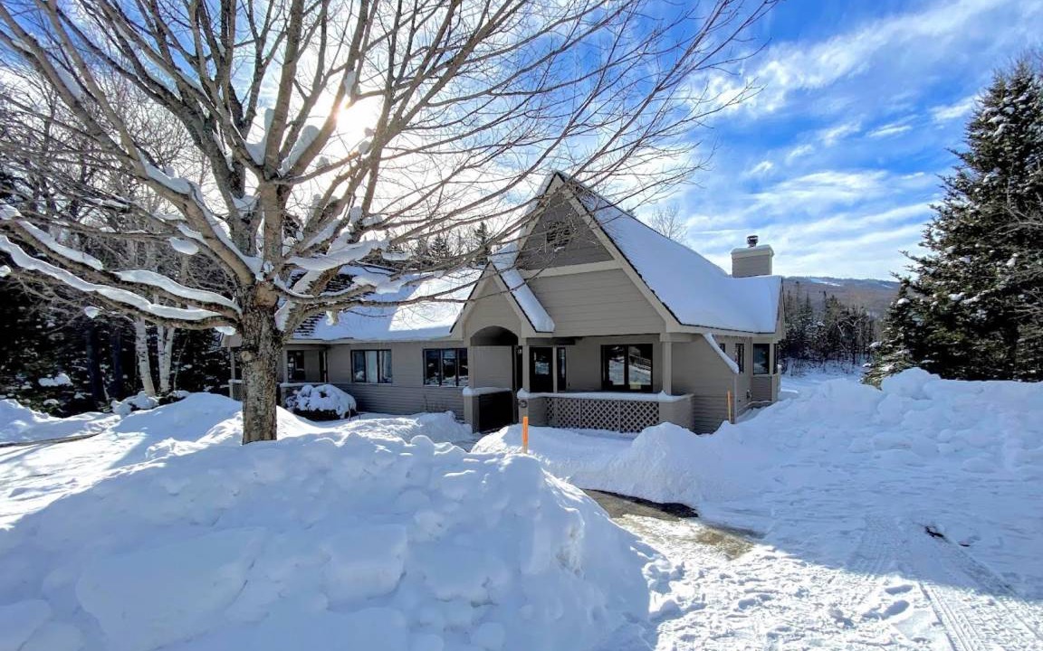 Bretton Woods Villa | F7 Comfortable golf course townhouse within walking distance of Mount Washington Hotel!