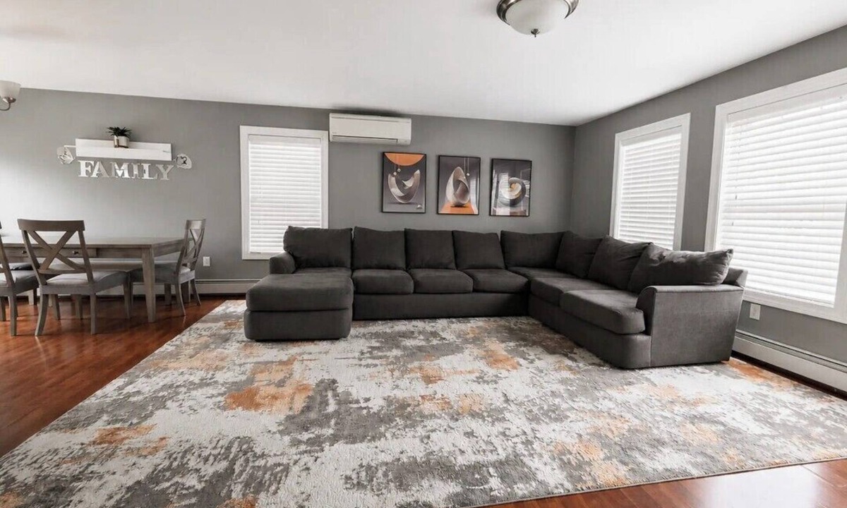 Bangor House | Fabulous 4-bedroom house in welcoming Bangor with cool AC