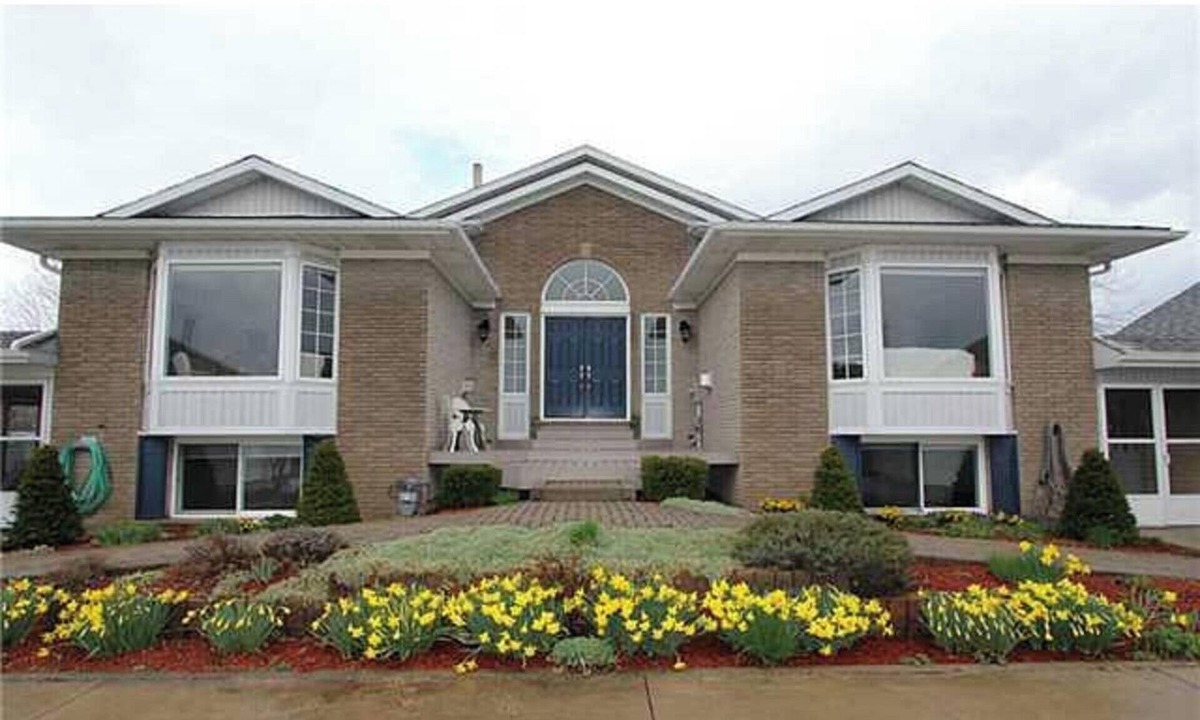 Virgil House | Fabulous Guesthouse B & B Located In The Heart Of Vineyard Country!