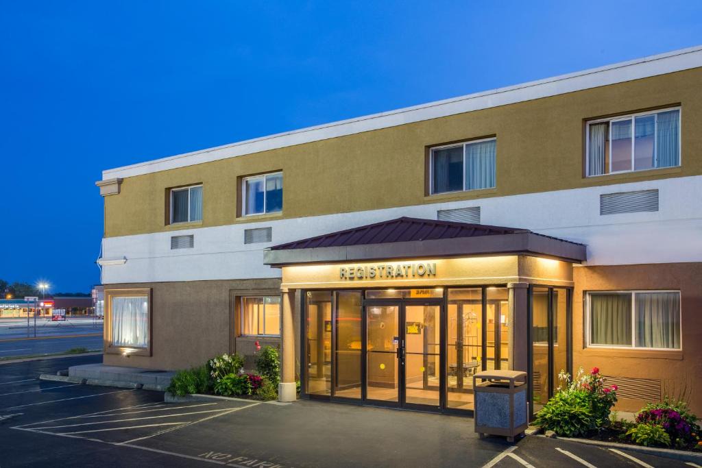 Williamsville Hotel | FairBridge Inn Express Buffalo Airport Williamsville