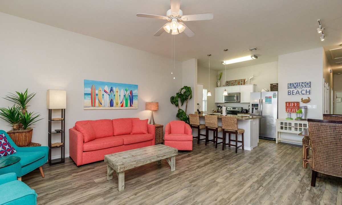 Corpus Christi House | Family & Dog-Friendly Townhome | 2 Heated Pools & Beach Nearby