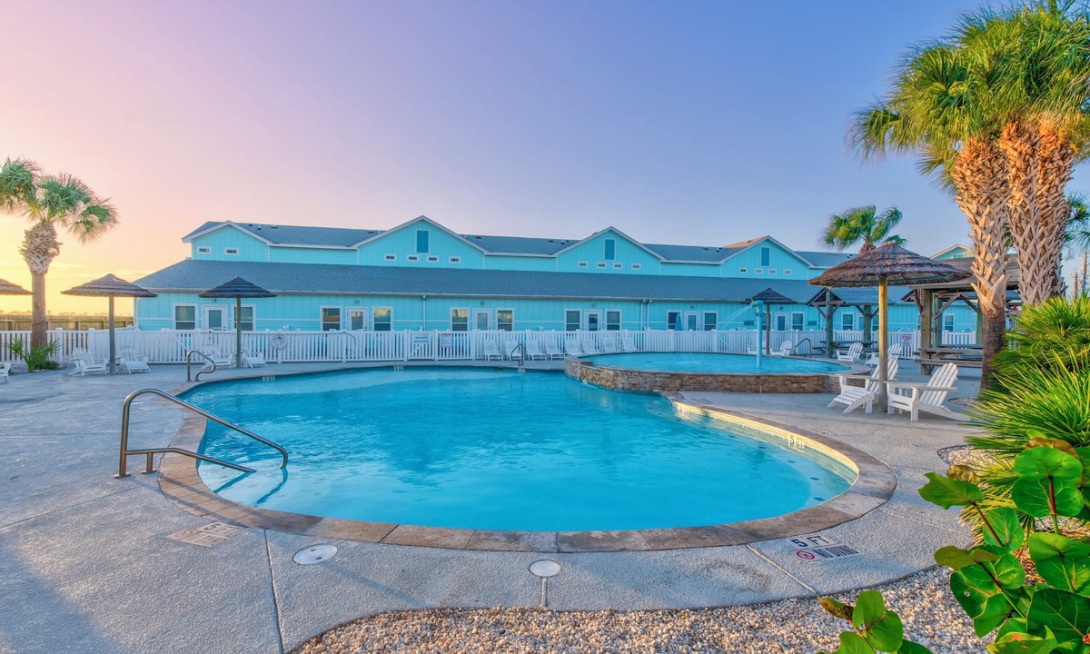 Corpus Christi House | Family Escape | Heated Pool, Playground & Spacious Stay