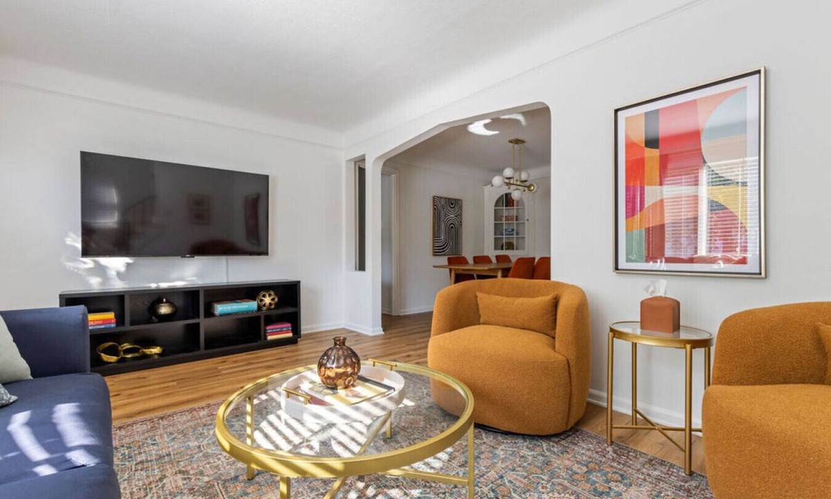 Maple Heights House | Family-Friendly 3BR with Sunroom & Outdoor Area