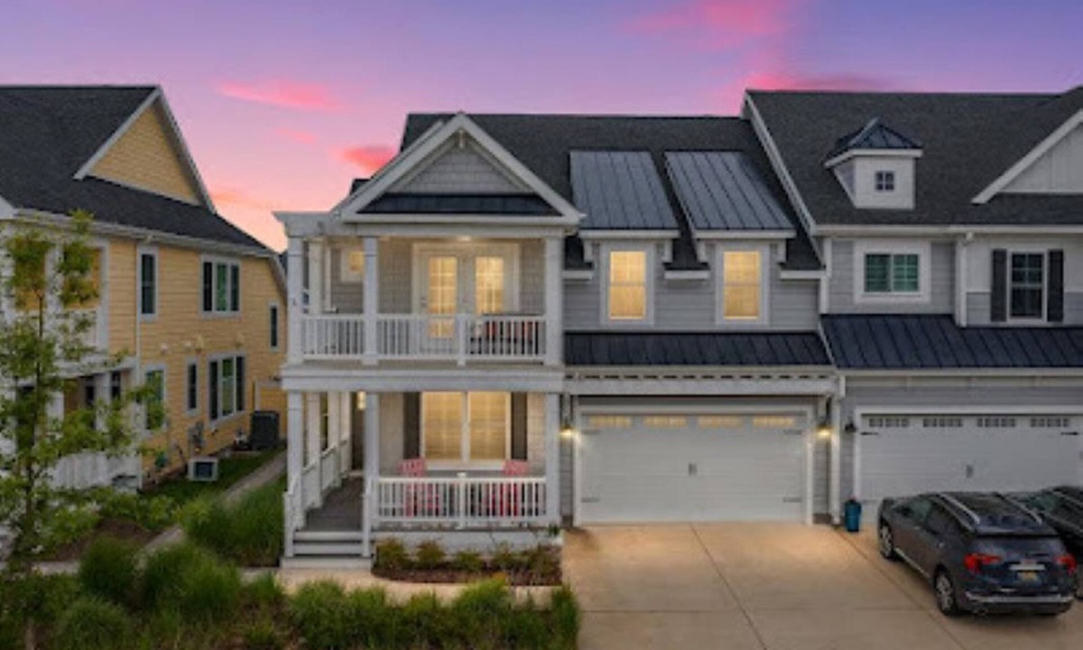 Bayside House | Family Friendly Bayside Villa- Sleeps 17- Pond View- 6 Bedroom