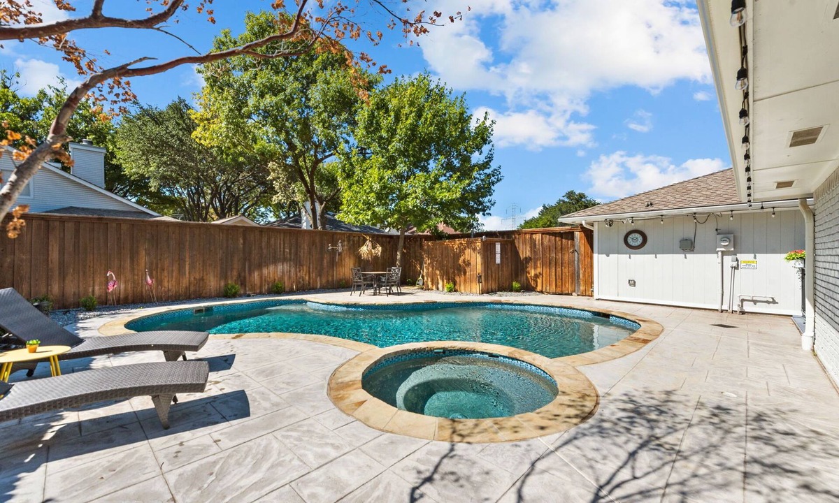 Richardson House | Family Friendly, Heated Pool Spa, 2 King Beds, Cornhole, Foosball, Games, Grill